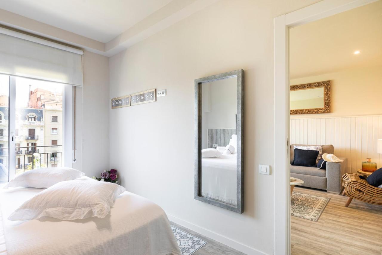 ברצלונה Chic Gran Via Apartment מראה חיצוני תמונה